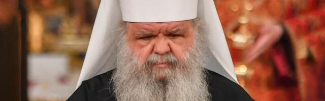 „ZAR SMO KAO NAROD DO SADA MALO SUZA PROLILI, MALO CRNINE NOSILI I MALO GROBOVA ISKOPALI?“: Potresne reči poglavara Makedonske crkve na groblju u Kočanima