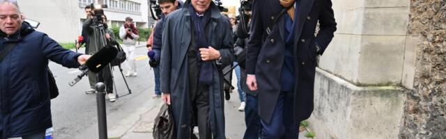 "MAKRON MI JE NUDIO DA ME PREMESTI U BEZBEDNIJI ZATVOR, ODBIO SAM": Izašli delovi Sarkozijeve knjige "Dnevnik zatvorenika"