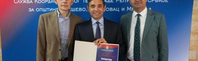 URUČENA ZAHVALNICA ALEKSANDRU VULINU: Nagrada za nesebičan doprinos, kontinuitet rada i dugogodišnju posvećenost razvoju opština Preševo, Medveđa i Bujanovac