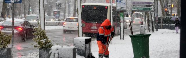 Haos u Beogradu: Očekuje se i do 20 centimetara snega - Mećava već uzela maha (FOTO/VIDEO)