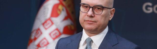 Vučević uneo badnjak u Predsedništvo Srbije, zatim i u SNS (FOTO)