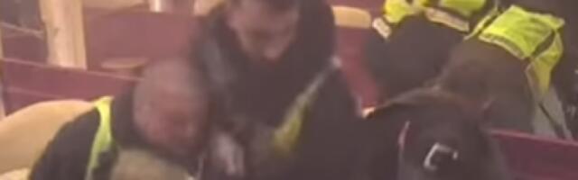 ZVERSKA TUČA U "ELITI", PODIVLJALA ANELI BRUTALNO IZUDARALA ASMINA: Obezbeđenje jedva uspelo da je obuzda, ovakav HAOS se ne pamti!