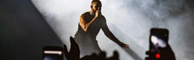 Viralni potez godine? Drejk zaledio prvi red na utakmici Reptorsa