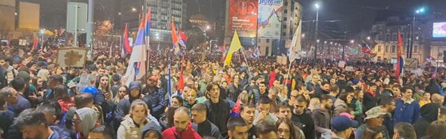 "Vučićeve procene o broju ljudi na SNS skupovima podeliti, a studentske pomnožiti sa tri"