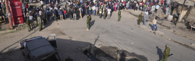 STAMPEDO NA SAHRANI BIVŠEG PREMIJERA: Ima povređenih, Hitna pomoć ne zna kome pre da pomogne