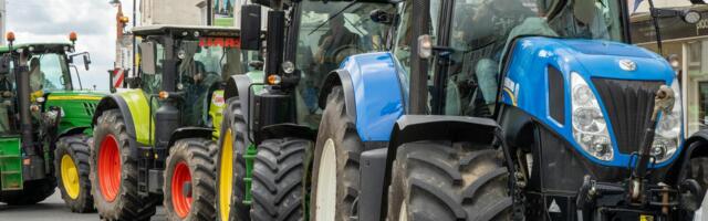 Poljoprivrednici i proizvođači mleka koji blokiraju Ibarsku magistralu danas na sastanku sa predstavnicima Ministarstva poljoprivrede