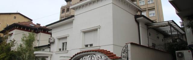 Pevač izdaje vilu za 10.000 evra - Čist luksuz i bazen u dnevnoj sobi (FOTO)