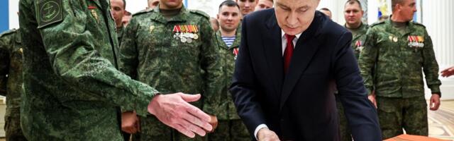 PUTIN PRED BORCIMA U KREMLJU PRIZNAO DA POSTOJI VELIKI PROBLEM NA FRONTU: "Naši vojnici ne mogu da podignu glave zbog njih, stalno mi to govore komandanti"