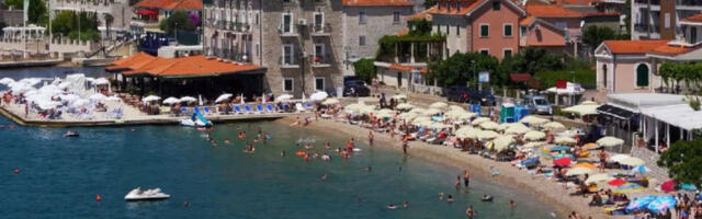 ZA JEDAN DAN PREVARENO 20 LJUDI! Turisti na meti opasnih varalica u Crnoj Gori - IZDATO UPOZORENJE!