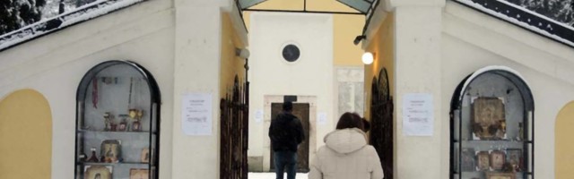 Ne donirate dovoljno novca crkvi, zato se Isus nije vratio na zemlju - Bizarne izjave sveštenika i vlasnika privatnog aviona
