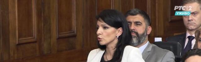 Tepić u Skupštini: Vučićeva politika da o svemu odlučuje SAM doživela je KRAH