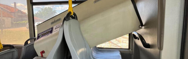 U autobusu 24 pao je lim sa krova vozila dok su putnici bili u autobusu