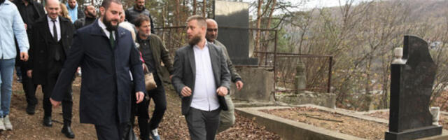 Зукорлић у Крупњу са грађанима и представницима општине о потребама Бошњака