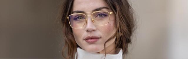 "Prvo mu priredila hladan tuš, a sad mu nabija rogove?" Devojka Toma Kruza uslikana sa nepoznatim muškarcem u hotelu!