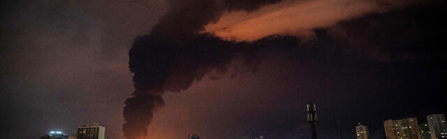 POSLE OVOG NAPADA NIŠTA NEĆE BITI ISTO! Iran izveo snažan udar, POGOĐEN NAJMOĆNIJI AMERIČKI NOSAČ AVIONA? (VIDEO)