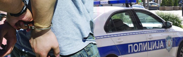 PUCALI kroz prozor automobila u pokretu: U Leskovcu uhapšeni osumnjičeni, policija pronašla PIŠTOLJ