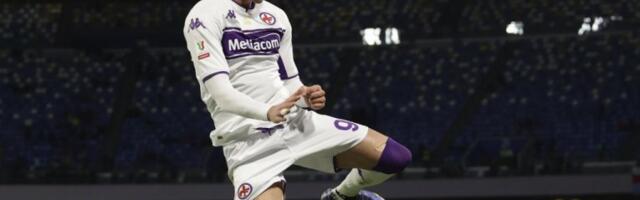 POTPUNO LUDILO U NAPULJU: TRI CRVENA, VAR, I SEDAM GOLOVA! Sjajni VLAHOVIĆ nastavio da REŠETA!