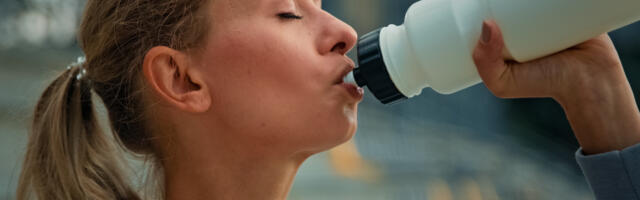 Dehidracija: znaci, uzroci i saveti da pijete više vode