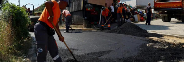 Asfaltirana ulica Mihajla Pupina: Evo gde se seli mehanizacija JKP  Šumadija  (FOTO)