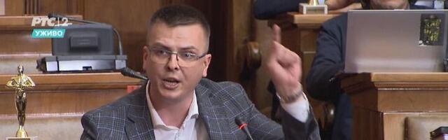 "Neće meni mafijaška družina SNS da određuje kad ću da uđem"