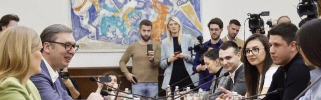 VUČIĆ ZAMOLIO STUDENTE KOJI ŽELE DA UČE: Idite u subotu iz parka da vas ne bi napadali! ČITAJTE U SRPSKOM TELEGRAFU!