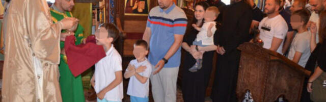 “NE PRIČEŠĆUJTE SE POD OSTROGOM AKO NISTE OPROSTILI!”: Pred moštima Svetog Vasilija umirovljeni vladika Jovan poslao važnu poruku