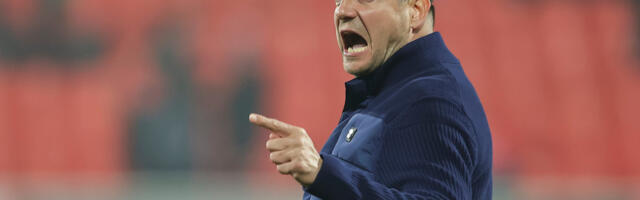 NA LALATOVOJ UTAKMICI NESTALA STRUJA, PA GA NAVIJAČI SRAMNO VREĐALI: Novi reflektori odjednom prestali da rade! (VIDEO)