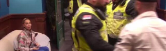 OBEZBEĐENJE OPKOLILO IMANJE, IVAN MARINKOVIĆ DEMOLIRAO PROSTORIJE: Ne mogu da obuzdaju pomahnitalog učesnika, Luka ga doveo do ludila!