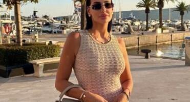 "ZVALI SU ME DASKA, PA SAM URADILA SILIKONE" Pevačicu vređali zbog izgleda, otac je podržao da se operiše!