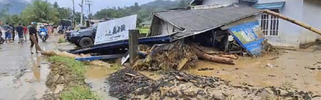 STRAVIČNE POPLAVE, HELIKOPTERIMA IZVLAČE PREŽIVELE! Više od 3.500 policajaca traga za NESTALIMA, proglašeno vanredno stanje na ostrvu