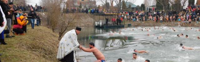 OČEKUJE SE OKO 200 PLIVAČA: Plivanje za časni krst u jezeru kod restorana ''MN''