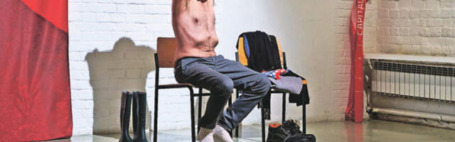 Перформанси Славена Тоља и Драгана Војводића у МСУВ