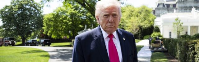 „To što je nešto smešno ne znači da nije opasno“: Kolumnistkinja Gardijana analizira Trampove načine da „izbriše trajni strah od poniženja i beznačajnosti“