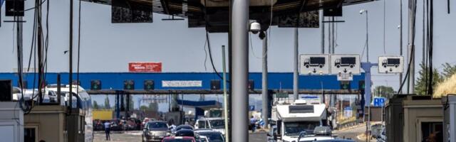 Severna Makedonija: U cipeli putnika carinici pronašli zlatnu polugu vrednu oko 73.000 evra