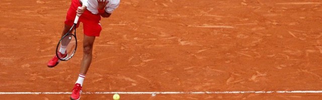 Odloženo: Đoković i Cicipas nastavljaju u subotu