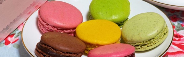 Makarunsi važe za komplikovane kolačiće, ali našli smo najlakši recept - gotovi su za samo pola sata