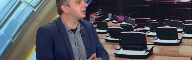 Tomić: SNS jeste sve jači i sada, ali bez Vučića bi se raspali