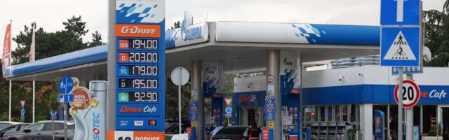 Vučić upozorava da kad se prekine platni promet 51 naselje u Srbiji neće imati gorivo na NIS-ovim pumpama