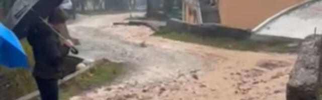 Potop i odroni u Crnoj Gori: Kiša napravila haos, reke nabujale, bujice se slivaju niz brda