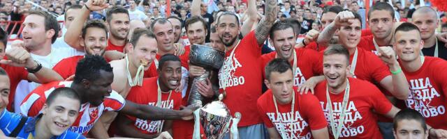 TURSKE ZASTAVE, ISUS NA LEĐIMA I TRI PRSTA! A MRŽNJA NA KUB: Zvezdini igrači se setili pohoda na titulu 2014. i meča u Novom Pazaru!