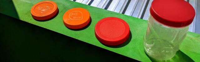 Srbi masovno kači POKLOPCE OD TEGLI NA TERASE: Kad vidite razlog, odmah ćete uraditi isto