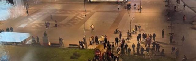 SNS Čačak: Nekoliko desetina besposličara pokazali ko su, šta su i šta jedino umeju