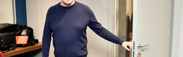 "Ne daj mojoj ženi da nas zavadi!" Haris Džinović je na koncertu promenio tekst pesme i nasmejao publiku