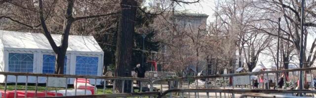 SRCE: Šapić da počne da poštuje zakon i ukloni Ćacilend iz Pionirskog parka