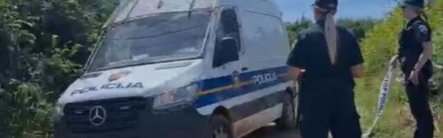 Skandal! Više policajaca u službenom vozilu imali odnose sa istom ženom, njen muž otkrio snimke?