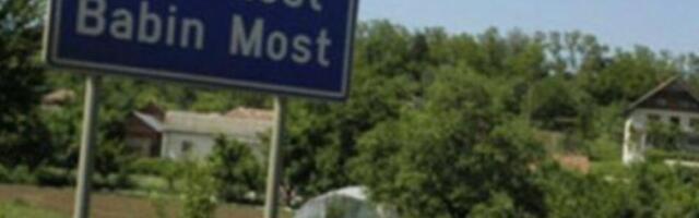 ALBANCI NAPALI NOŽEM SRPSKO DETE (13)! Majka očajna ĆERKU PROBALI DA JOJ KIDNAPUJU, A NAPALI SU JOJ I STARIJEG SINA!