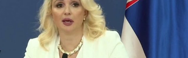 "ISFRIZIRANA BOSANKA", "PEVALJKA"... KRETENI NA DRUŠTVENIM MREŽAMA BRUTALNO VREĐAJU DOKTORKU DARIJU KISIĆ TEPAVČEVIĆ - SMETA IM ŠTO SE DANONOĆNO BORI ZA ŽIVOTE GRAĐANA!