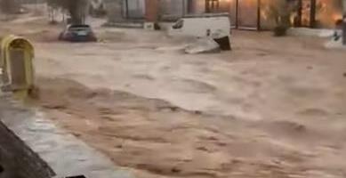 VELIKE POPLAVE U GRČKOJ: Bujice nose sve pred sobom, najkritičnije u oblasti Egejskog mora (VIDEO)