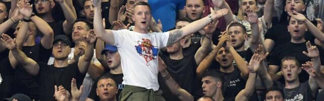 Naprednjaci od svojih mitinga napravili nelegalne sajmove zapošljavanja: Prijavite se za posao vozača, obezbeđenja, statiste..