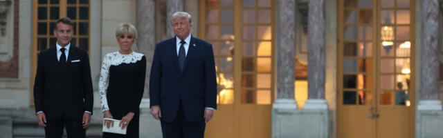 Макрон угостио Трампа у Версају уз француске специјалитете